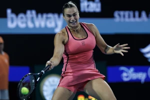 Sabalenki ide po planu u Majamiju