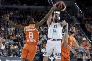 Valensija stigla Fener, Armani pretio, ali nije izdržao Monterov ritam