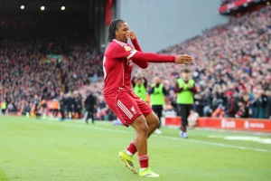 Zablistao 17-godišnjak, Liverpul srušio Lukića i "kotidžere"!