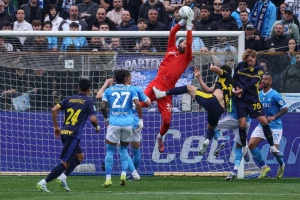 Dva gola u Vanjinoj mreži, Milan za petama Napoliju