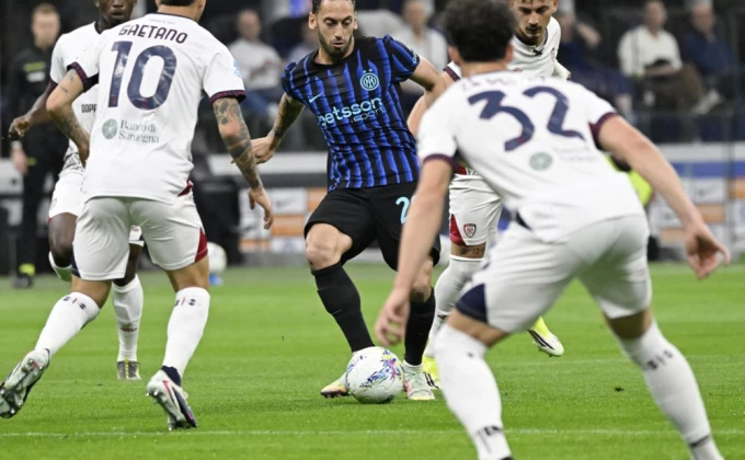 EPA/DANIEL DAL ZENNARO