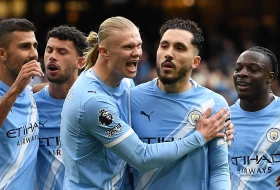 POLUVREME - Siti se za sve pita, Donaruma poklekao pod pritiskom meča sezone