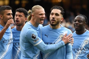 POLUVREME - Siti se za sve pita, Donaruma poklekao pod pritiskom meča sezone