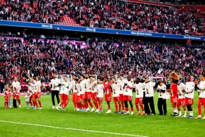 Bajern - Otvorili šampanjac, pa krenuli po još jedan!