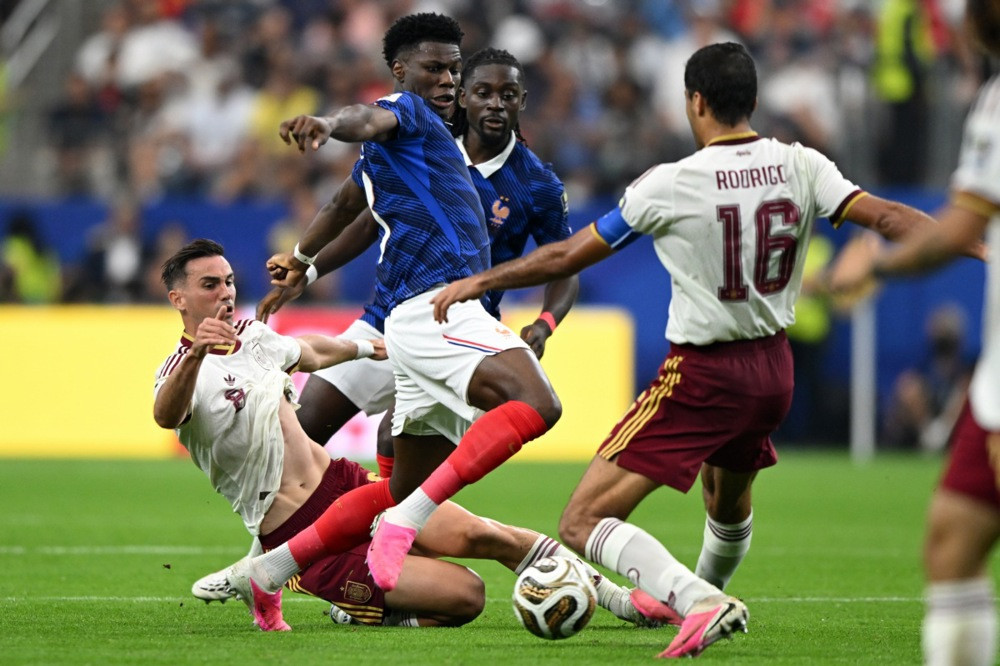 FIFA krši pravila fudbalske igre i od finala SP pravi Superbol?!