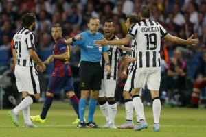 UEFA nastavlja da se bruka - Evo ko sudi derbi osmine finala!