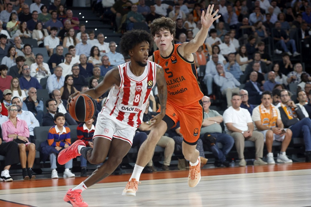 Olimpijakos brejknuo Barselonu u košmarnoj večeri Pantera, Virtusov šou se nastavlja