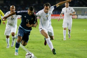 Aguero OVAKO odgovara na poruke!