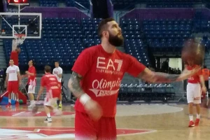 Armani ređa poraze, Radulja plaća ceh?!