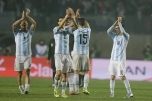 Paragvaj deklasiran, Argentina - Čile za tutulu!