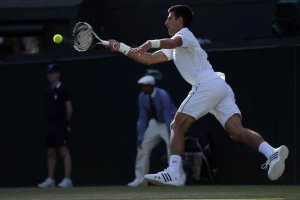 Nole preživeo "bombe"!