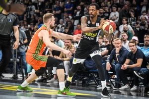 POLUVREME - Partizan kao parni valjak, Cedevita nema rešenje za Nanelija!