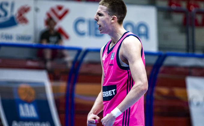 Cibona/Ivana Dergez