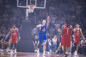 UŽIVO - Igrači Zvezde napustili parket "Morače"!
