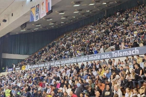 UŽIVO - Nema igla gde da padne u "Skenderiji"!