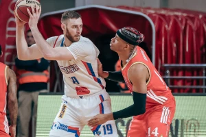 POLUVREME - Rivero pokrenuo Zvezdu u Laktašima, glavobolja zbog Batlera!