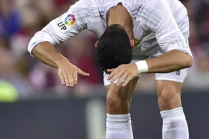 Ronaldo, da li je moguće da si ovo promašio?