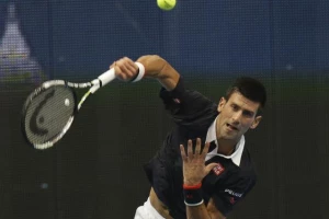 Peking - Nole kao uragan!