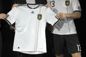 Kraj jedne ere - Nemci raskidaju sa Adidasom, "Pancere" od 2027. oblači Najki!
