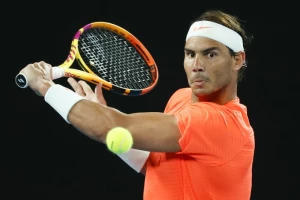 Nadal u finalu Barselone, Karenjo-Busta bez šanse na Rafinoj podlozi