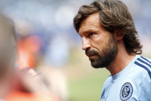 GENIJE - Kad Pirlo pokaže klasu na treningu...