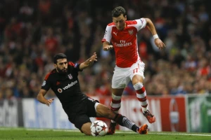 Ozila tužio otac, igrač Arsenala uzvratio kontratužbom