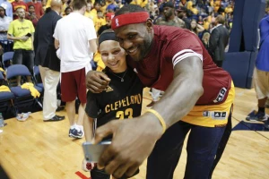 LeBronu više do zabave nego do košarke