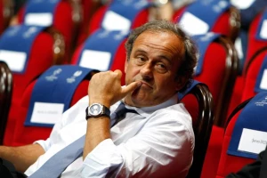 Platini neće da vrati sat!