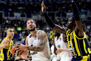 Asvel namučio Fener, ali zadržao "fenjer"!