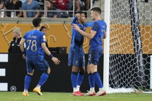 Mitar i Sergej merkaju finale Svetskog prvenstva, dva evropska klasika u četvrtfinalu!