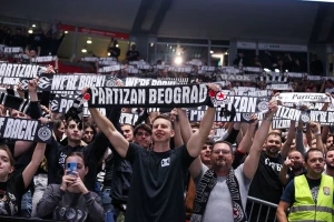 "Kilometarski" redovi ispred "Arene" - Onlajn sistem nije dovoljan