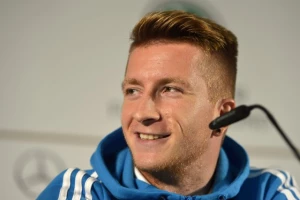 Siti 'kolo vodi', nudi Rojsu 13 miliona godišnje!