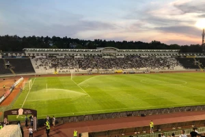 Zvezda je juče morala da igra u gostujućim dresovima, a Partizan?