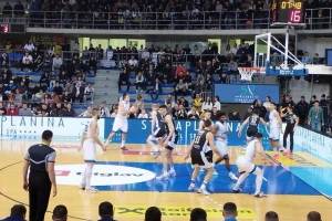 Odmah problem za Partizan - Vukčevič zakucao i povredio se