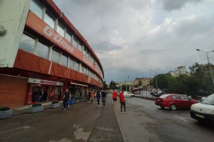 UŽIVO - Ispred "Mitića" bez ikakvih gužvi, ovo je prva procena za broj navijača!