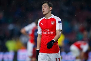 Mesute, imaš poruku od Murinja, kao i pre nekoliko godina!