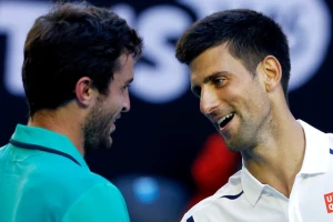 Novak u 1/4 finalu posle PET setova i 100 neiznuđenih grešaka!