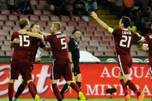 Navijačica motivisala svoje ljubimce golim grudima!