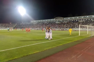 Pantić za Jankovića, Partizan vodi!