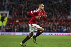 Lingard se obratio nekome: "Zdravo, zdravo, uživaj u medicinskim pregledima"