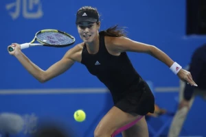 Serena dobila Anu na startu završnog turnira
