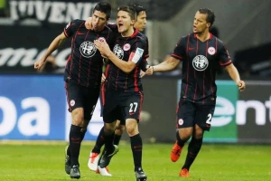 Ništa od ''bombastičnog'' povratka u Srbiju, danas ga promovišu na Kipru?