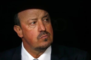 'Svrake' poterali maleri, Benitez portošio dve izmene za poluvreme