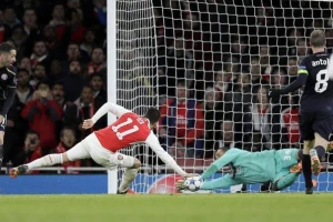 PL - Ozil igrač meseca