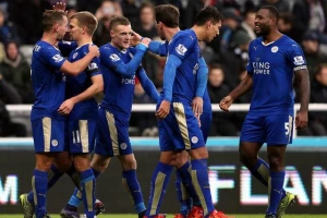 Izgubili nerve, keširali Lester par sati pre meča!