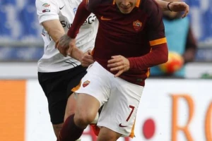 Iturbeu se ostaje u Italiji