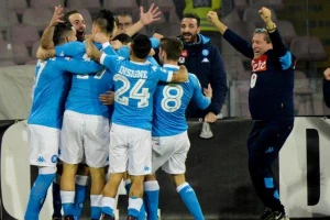 Napoli mašina za golove, Karpi šokirao "Manćija"!