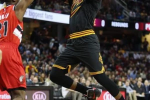 NBA top 10 - Kad Lebron zakuca!