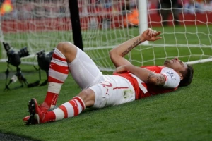 Da li je Arsenalu poklonjen penal za pobedu?