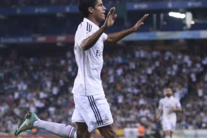 Ovako je Varan spasio Real Madrid u prvom poluvremenu